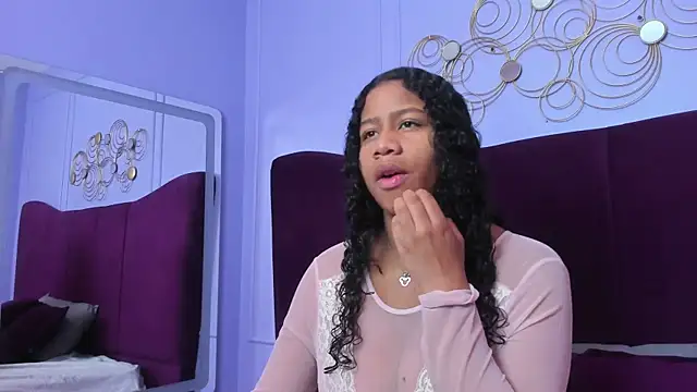 Sofi Fox  online show from February 13, 11:39 am