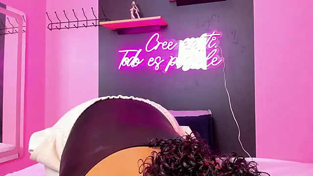 Sofi Fox  online show from March 9, 11:47 am