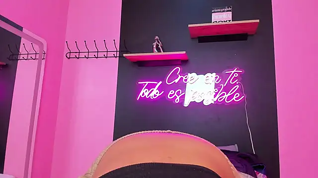 Sofi Fox  online show from March 14, 1:13 pm