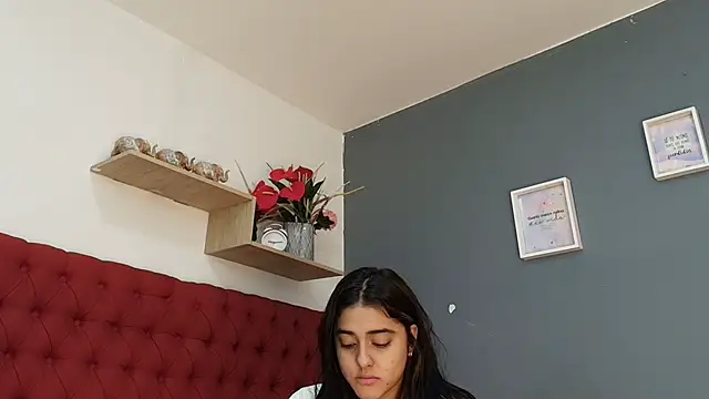 Snapshot of natalia_aguirre1 chatting on November 30, 12:20 pm natalia aguirre1 online show from November 30, 12:20 pm