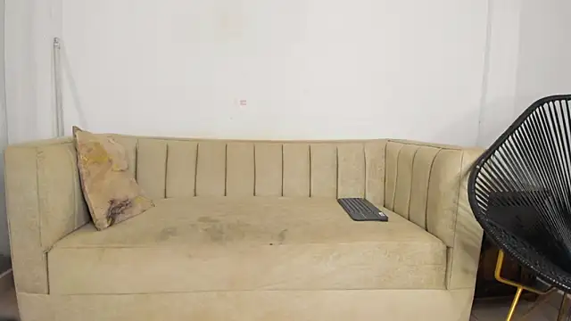 Snapshot of natalia_aguirre1 chatting on February 12, 12:00 pm natalia aguirre1 online show from February 12, 12:00 pm