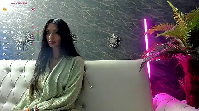 Snapshot of moona_ray chatting on September 18, 7:27 pm moona ray online show from September 18, 7:27 pm