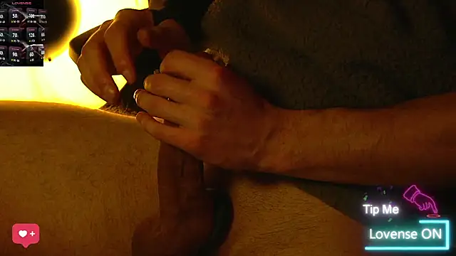 coupleofficial online show from April 9, 9:31 pm