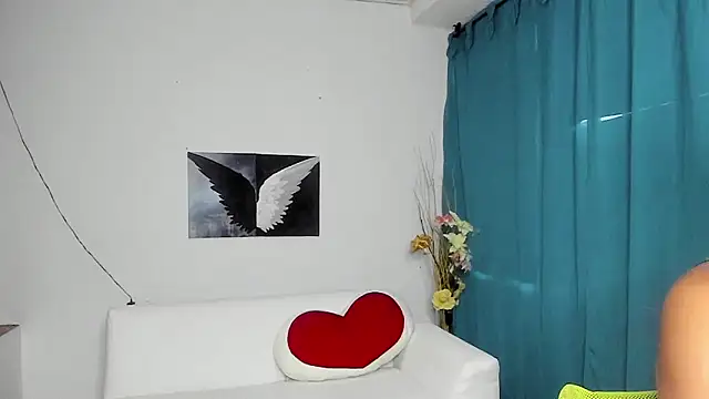 Snapshot of FernandaEloisa chatting on December 21, 9:55 pm FernandaEloisa online show from December 21, 9:55 pm