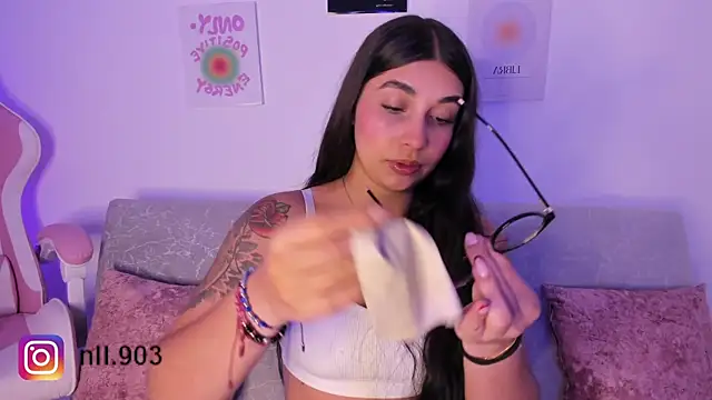 Snapshot of sensualhaven_ chatting on December 18, 11:30 pm sensualhaven online show from December 18, 11:30 pm