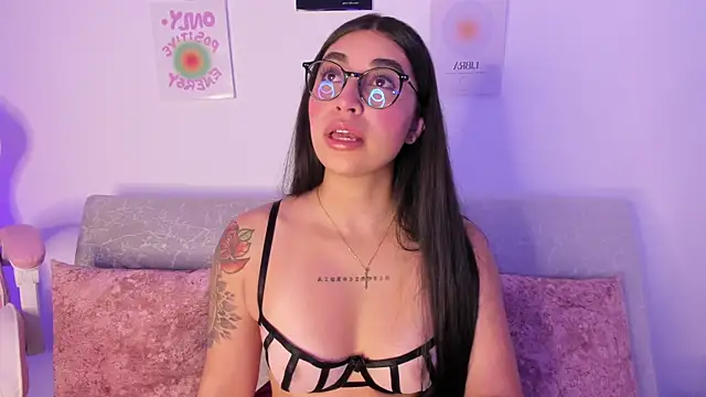 Snapshot of sensualhaven_ chatting on December 30, 10:23 pm sensualhaven online show from December 30, 10:23 pm