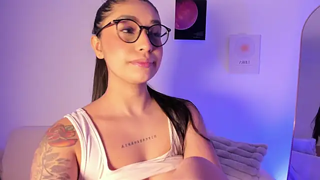 Snapshot of sensualhaven_ chatting on November 30, 12:47 am sensualhaven online show from November 30, 12:47 am