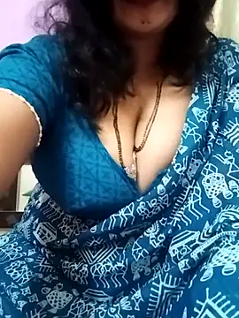 Snapshot of MONA_DARLING31 chatting on March 4, 4:51 am MONA DARLING31 online show from March 4, 4:51 am