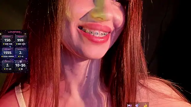 Snapshot of L1TWW chatting on December 22, 9:42 pm L1TWW online show from December 22, 9:42 pm