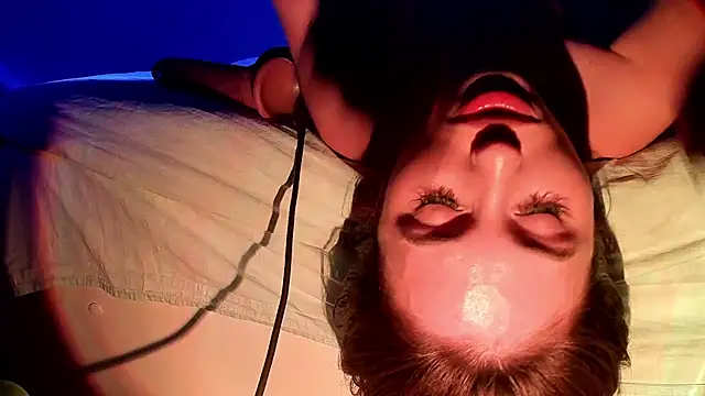 Snapshot of L1TWW chatting on January 12, 3:17 am L1TWW online show from January 12, 3:17 am