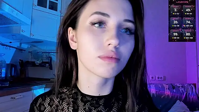 Snapshot of L1TWW chatting on January 30, 10:19 pm L1TWW online show from January 30, 10:19 pm