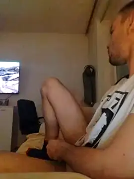 Snapshot of Bigone_Cro chatting on January 11, 5:51 pm Bigone Cro online show from January 11, 5:51 pm