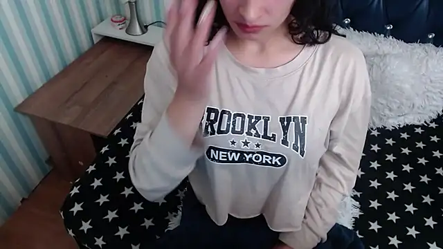 Snapshot of Scarlett_Keaton chatting on November 15, 6:11 am Scarlett Keaton online show from November 15, 6:11 am