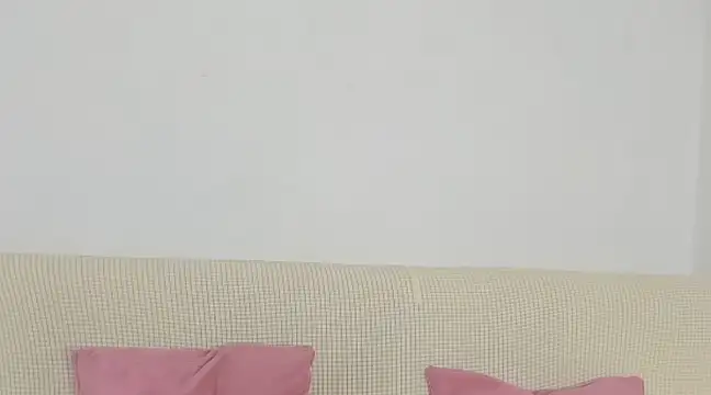 Snapshot of Sweet-Sophiee chatting on December 7, 3:19 pm Sweet-Sophiee online show from December 7, 3:19 pm