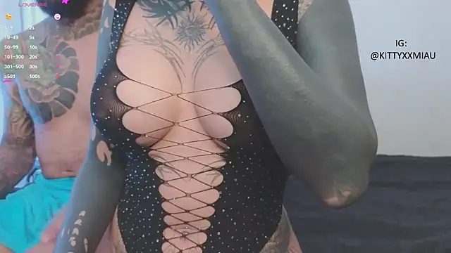 Snapshot of kitty_21 chatting on February 19, 4:01 am kitty 21 online show from February 19, 4:01 am