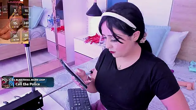 Megansttein  online show from March 12, 7:06 pm