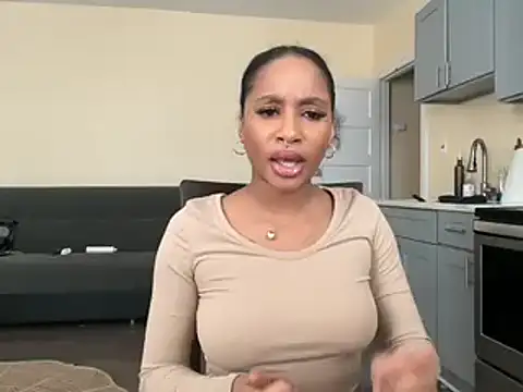 shandiloveslemonss online show from December 15, 6:04 pm