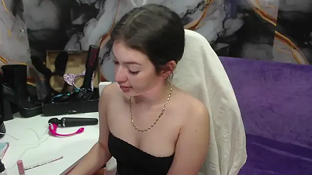 Snapshot of lilimini032 chatting on October 7, 7:33 pm lilimini032 online show from October 7, 7:33 pm