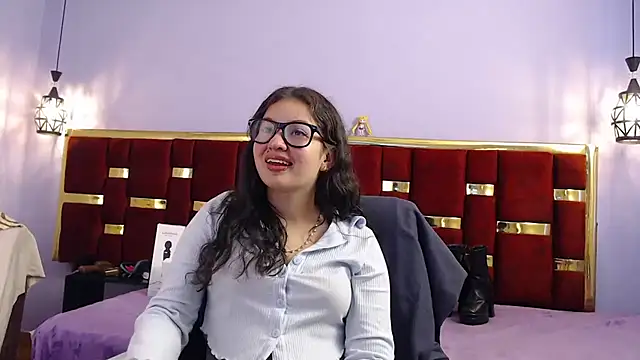 lilimini032 online show from November 18, 7:51 pm