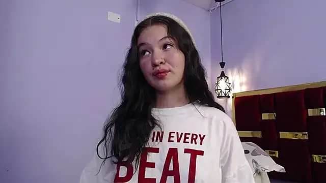 lilimini032 online show from December 3, 7:45 pm