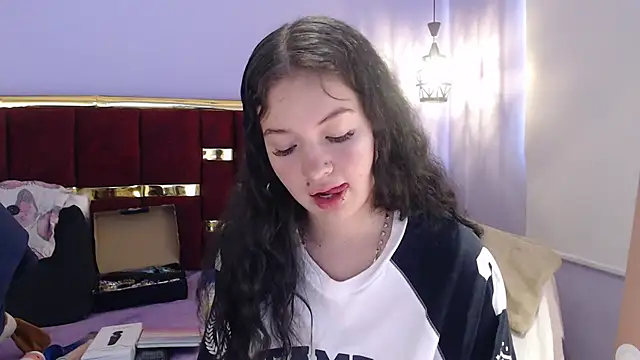 lilimini032 online show from December 22, 7:33 pm