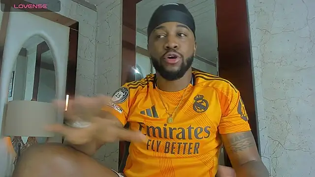 Drake Nassir4 online show from December 4, 2:37 pm