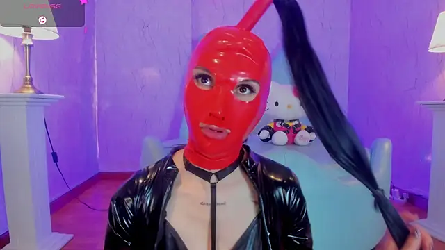 Snapshot of ElectraRaptiis chatting on February 23, 5:45 am ElectraRaptiis online show from February 23, 5:45 am