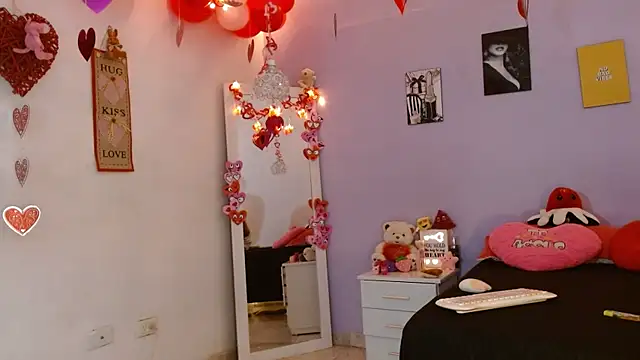 Snapshot of Kimandyuk chatting on February 10, 9:58 pm Kimandyuk online show from February 10, 9:58 pm