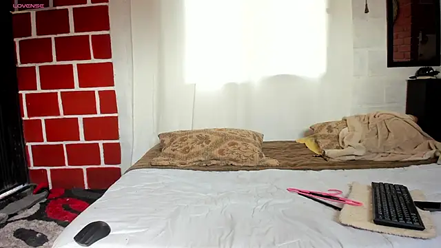 Snapshot of Kimandyuk chatting on November 11, 8:09 pm Kimandyuk online show from November 11, 8:09 pm