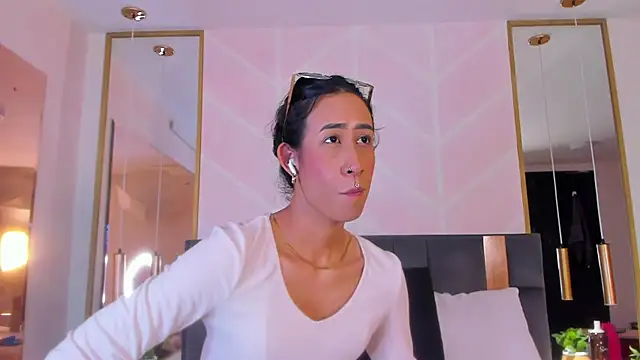 GabyPetit online show from November 10, 8:08 pm