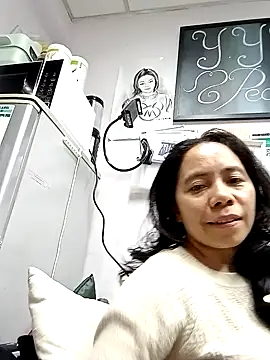 Snapshot of doggiepossession chatting on February 23, 8:39 am doggiepossession online show from February 23, 8:39 am