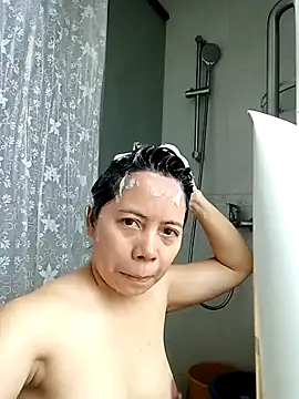 Snapshot of doggiepossession chatting on March 13, 3:33 am doggiepossession online show from March 13, 3:33 am