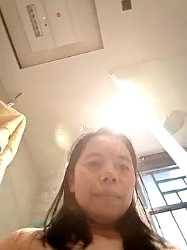 Snapshot of doggiepossession chatting on September 19, 6:59 am doggiepossession online show from September 19, 6:59 am