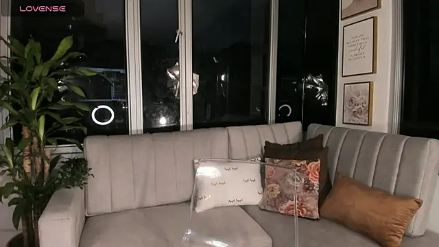 Snapshot of Megan_Lim chatting on February 7, 11:01 am Megan Lim online show from February 7, 11:01 am