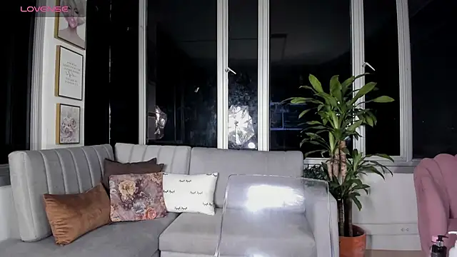 Snapshot of Megan_Lim chatting on February 9, 10:42 am Megan Lim online show from February 9, 10:42 am