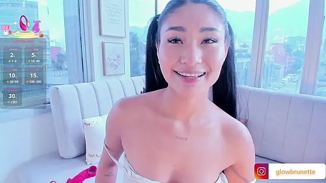 Snapshot of Megan_Lim chatting on March 1, 1:29 pm Megan Lim online show from March 1, 1:29 pm