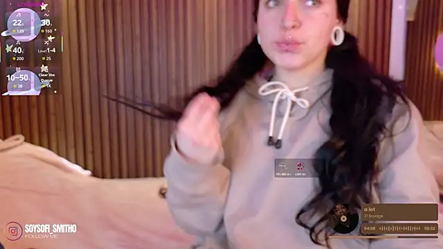 Snapshot of Lucy_Smith2 chatting on November 21, 3:49 am Lucy Smith2 online show from November 21, 3:49 am