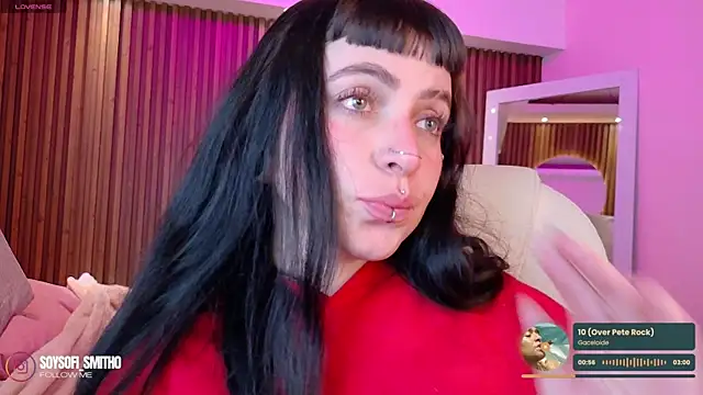 Snapshot of Lucy_Smith2 chatting on November 22, 4:22 am Lucy Smith2 online show from November 22, 4:22 am