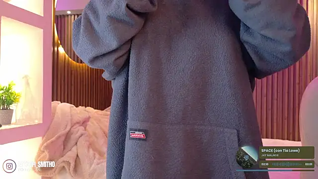 Lucy Smith2 online show from December 18, 3:56 am