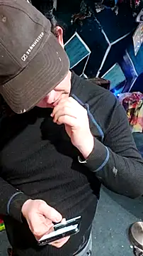 Snapshot of Boo-boo_kittyfux chatting on November 20, 4:12 am Boo-boo kittyfux online show from November 20, 4:12 am