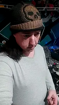 Snapshot of Boo-boo_kittyfux chatting on December 15, 9:35 am Boo-boo kittyfux online show from December 15, 9:35 am