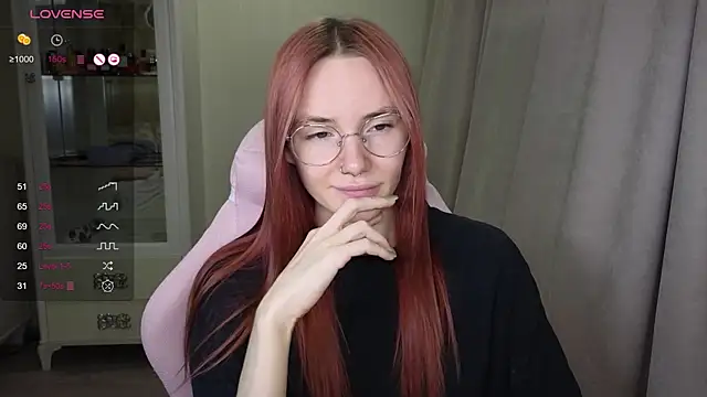 Snapshot of littlevildevil chatting on November 8, 10:48 am littlevildevil online show from November 8, 10:48 am