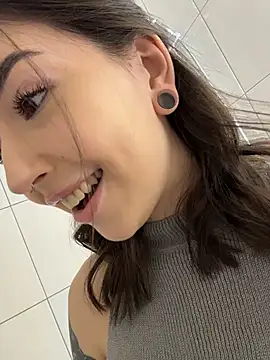 Snapshot of Oh_My_Dianee chatting on November 7, 7:41 am Oh My Dianee online show from November 7, 7:41 am