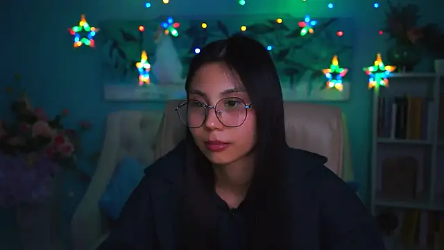 LittleSally   online show from December 5, 3:50 pm