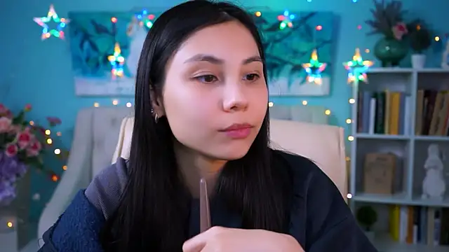 LittleSally   online show from December 10, 8:19 am