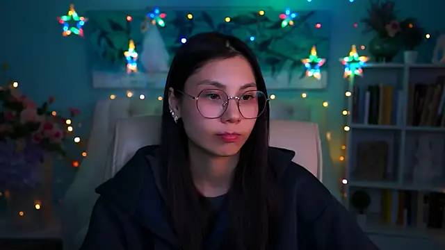 LittleSally   online show from December 10, 11:22 am