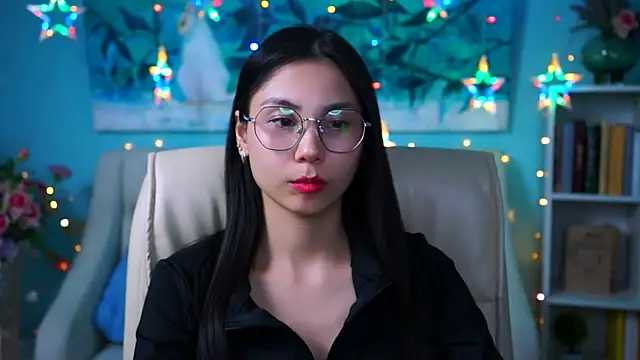 LittleSally   online show from December 13, 2:16 pm