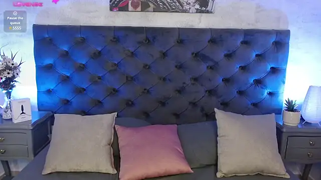 Snapshot of CheryelFox chatting on December 14, 3:51 am CheryelFox online show from December 14, 3:51 am