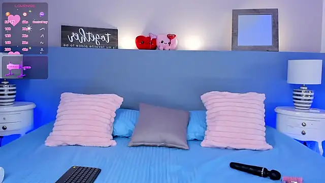 Snapshot of CheryelFox chatting on March 1, 8:42 pm CheryelFox online show from March 1, 8:42 pm