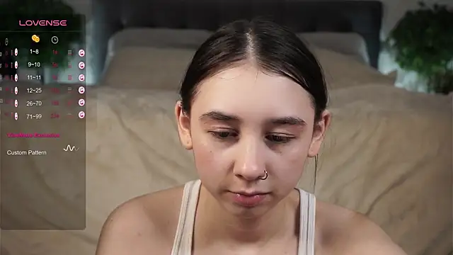 AislyEmbury online show from February 10, 5:25 am